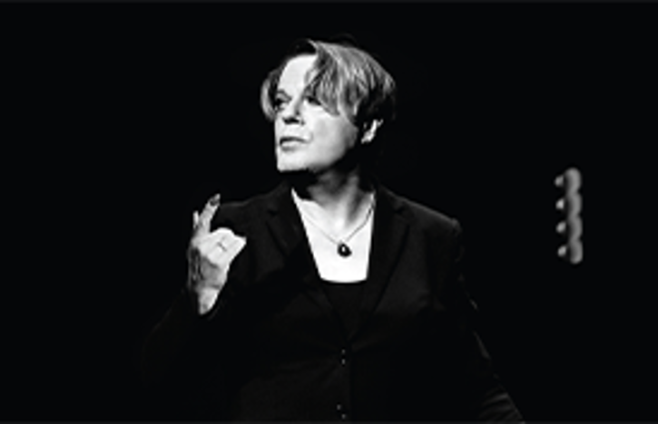 Eddie Izzard Performs Shakespeare's Hamlet